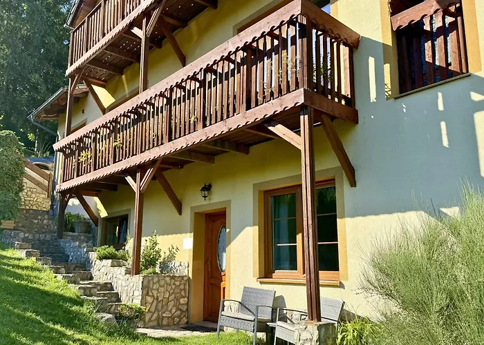 Appartement Maya I *